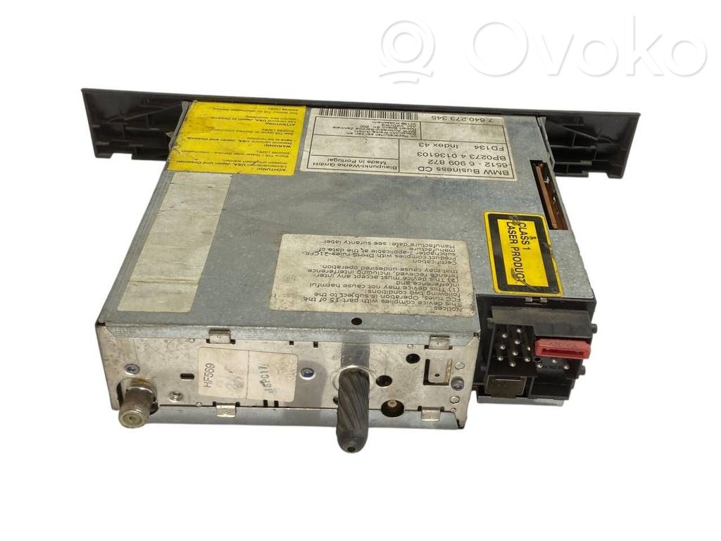 Radio / CD/DVD atskaņotājs / navigācija