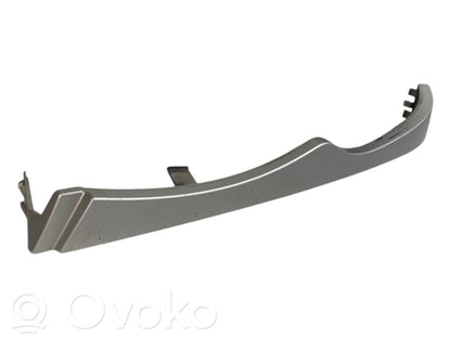 Priekšējā luktura dekoratīvā apdare