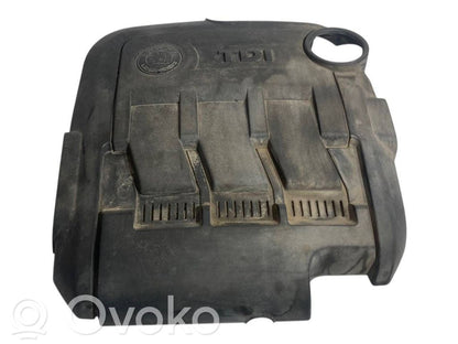 Крышка двигателя (декоративная отделка)