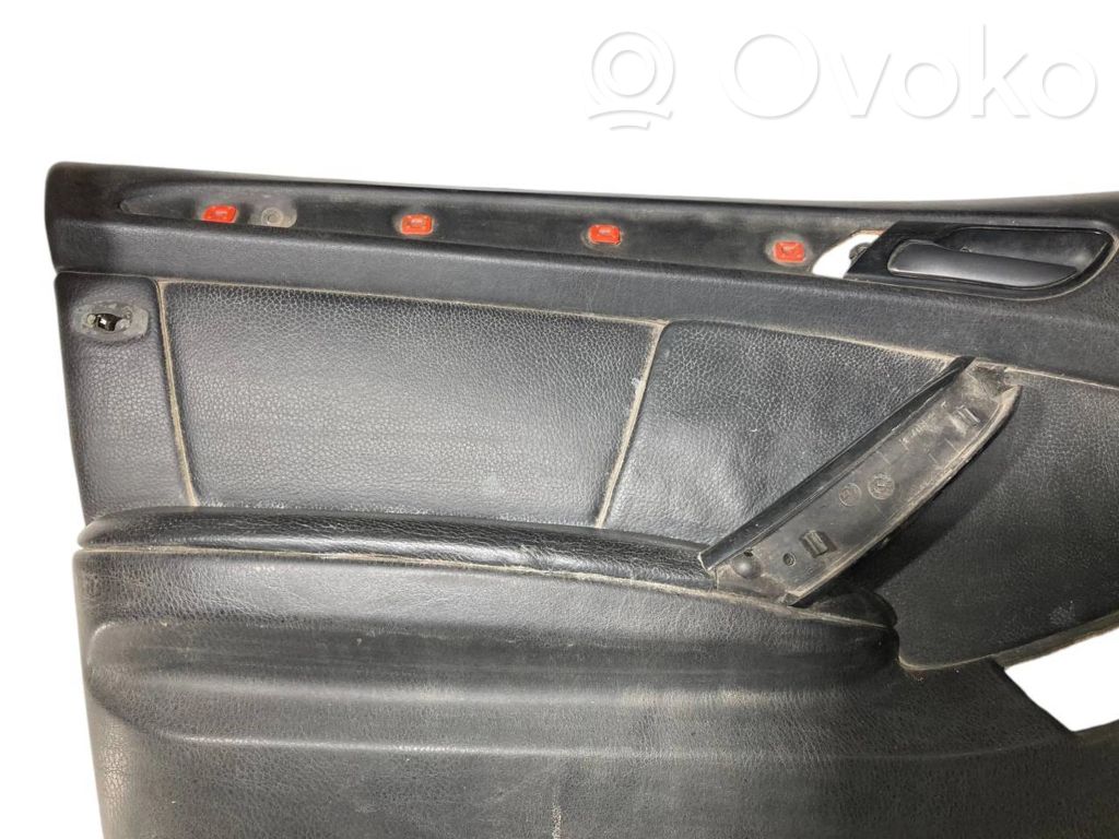 Priekšējo durvju apdare