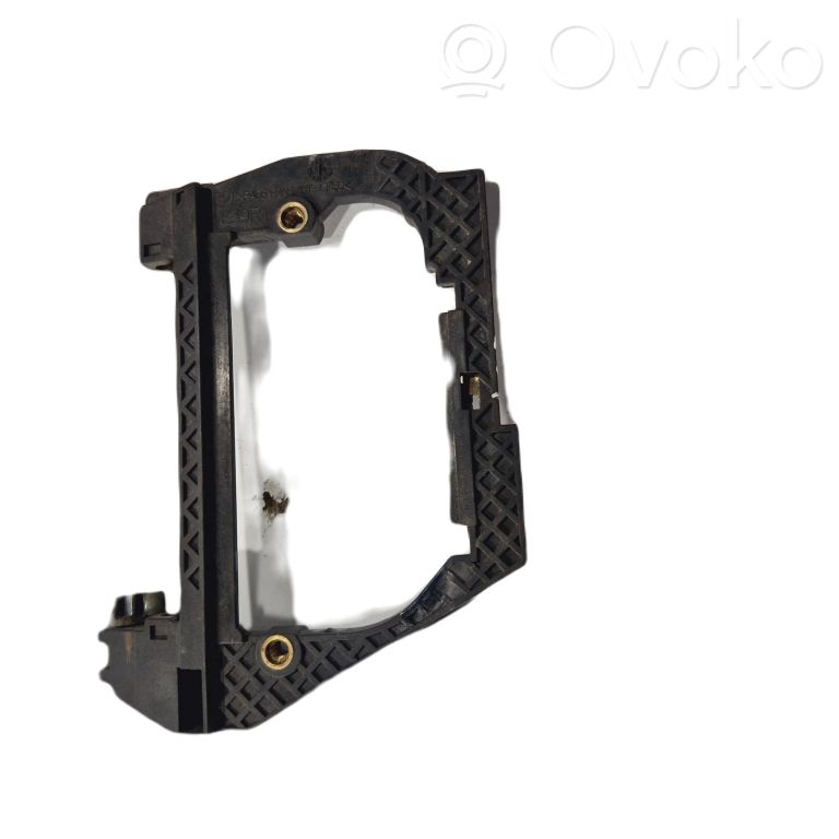 Aizmugurē turētājs / kronšteins ārējam atvēršanas rokturim