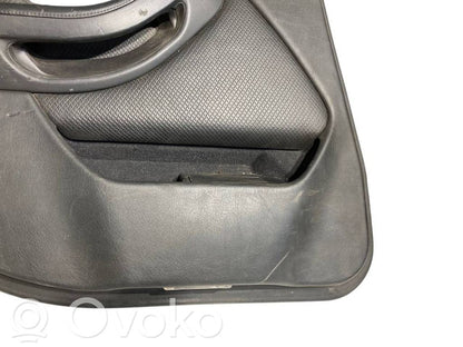 Apšuvums aizmugurējām durvīm