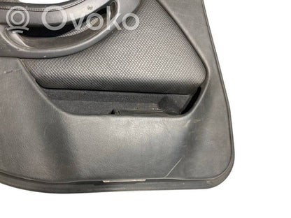 Apšuvums aizmugurējām durvīm