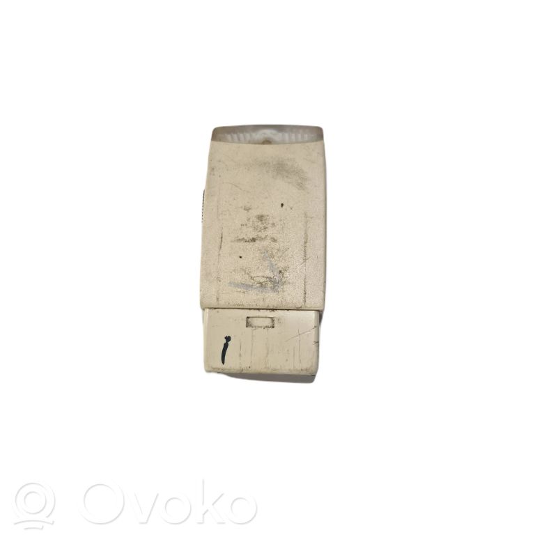 Pārnēsājamais lukturīts cimdu nodalījumā