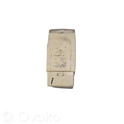 Pārnēsājamais lukturīts cimdu nodalījumā