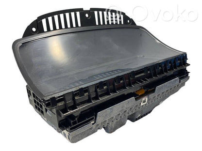 Ekrāns / displejs / mazais ekrāns