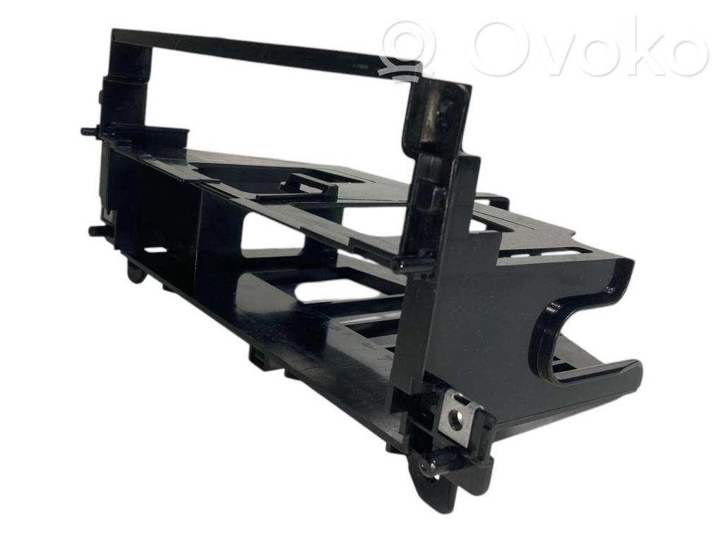 Radiouztvērēja / navigācija dekoratīvā apdare