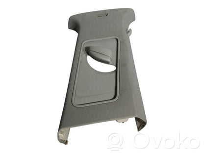 (B) statņa dekoratīvā apdare (augšdaļa)