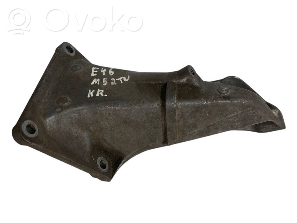 Engine mounting bracket