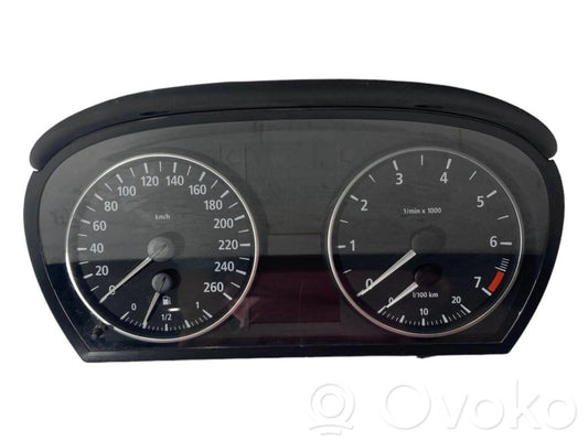 Speedometer (in the instrument panel)