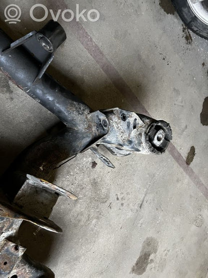 Pusrāmis aizmugurējais / priekšējais