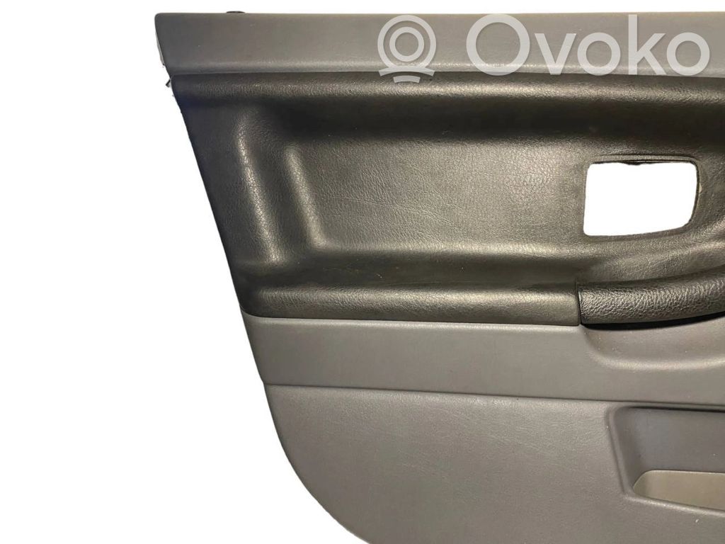 Priekšējo durvju apdare