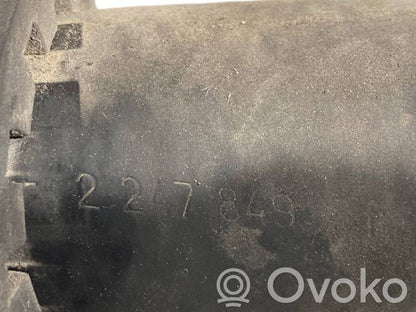 Caurulīte (-es) / šļūtene (-es)