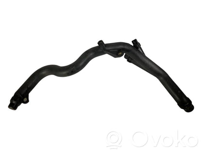 Caurulīte (-es) / šļūtene (-es)