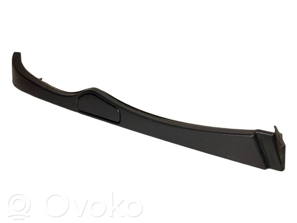 Priekšējā luktura dekoratīvā apdare