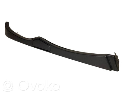 Priekšējā luktura dekoratīvā apdare