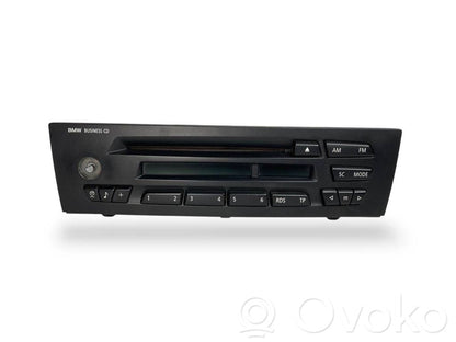 Radio / CD/DVD atskaņotājs / navigācija