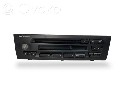 Radio / CD/DVD atskaņotājs / navigācija