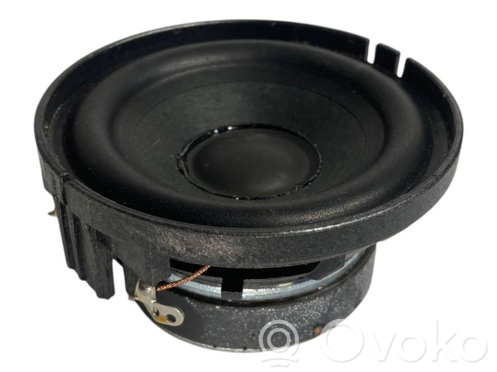 Skaļrunis priekšējā panelī