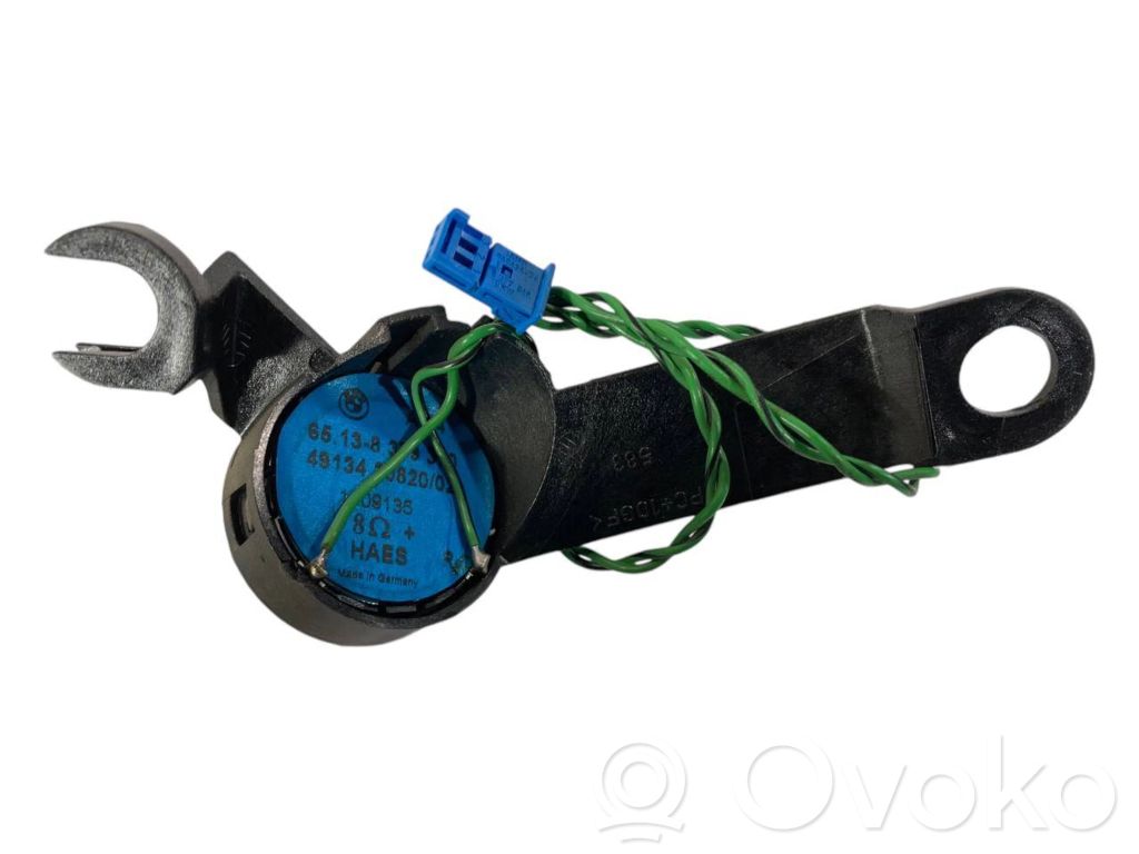 Augsto frekvenču skaļrunis (-i) priekšējās durvīs