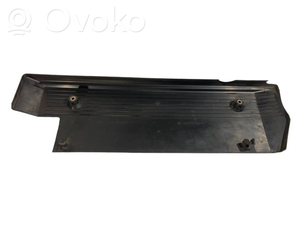 Engine cover (decorative trim)