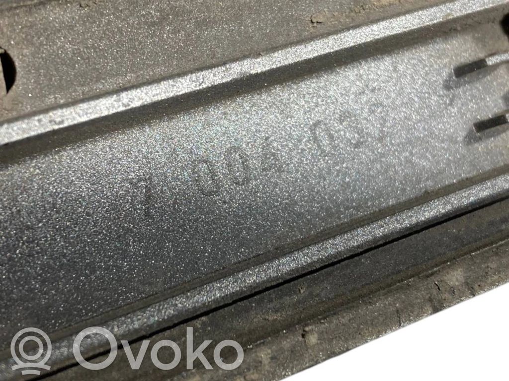 Aizmugurē durvju dekoratīvā apdare (moldings)