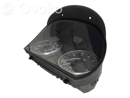 Speedometer (in the instrument panel)