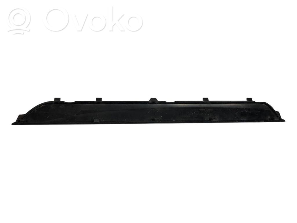 Priekšējā sliekšņa dekoratīvā apdare (iekšējā)