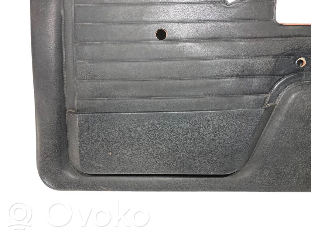 Priekšējo durvju apdare