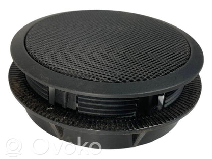 Skaļrunis priekšējā panelī