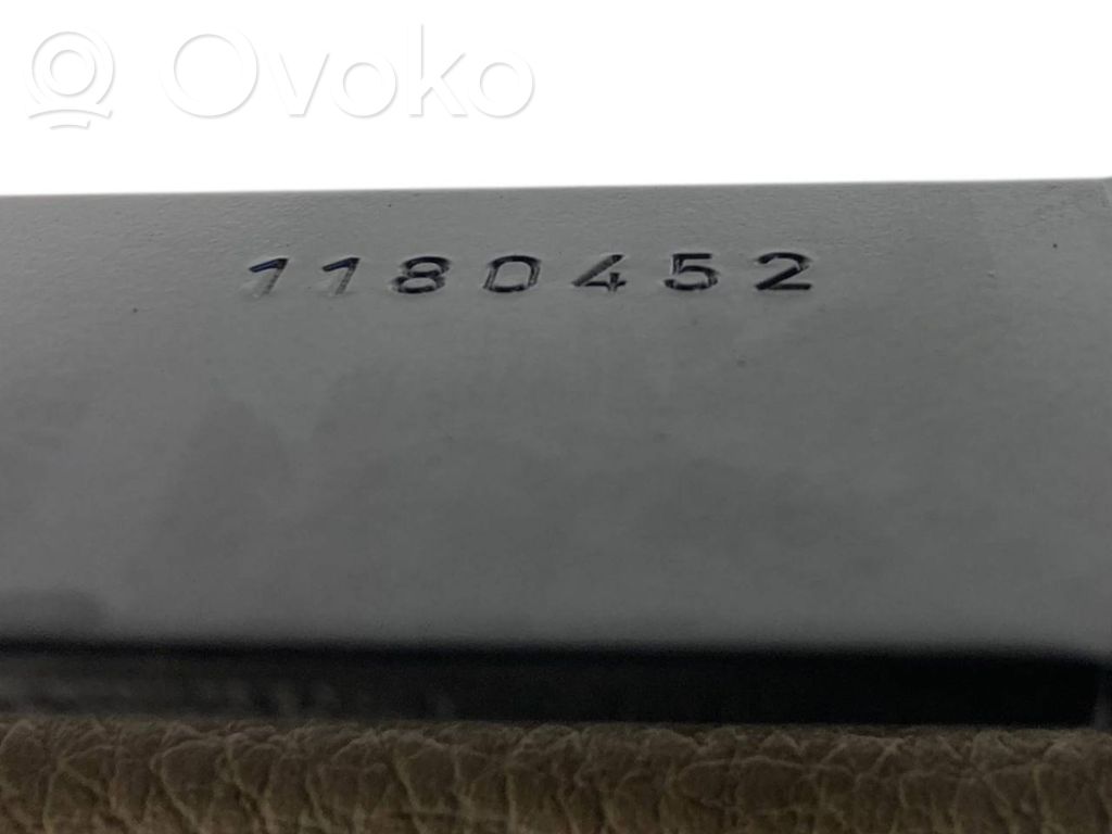 Aizmugurējā sēdekļa roku balsts