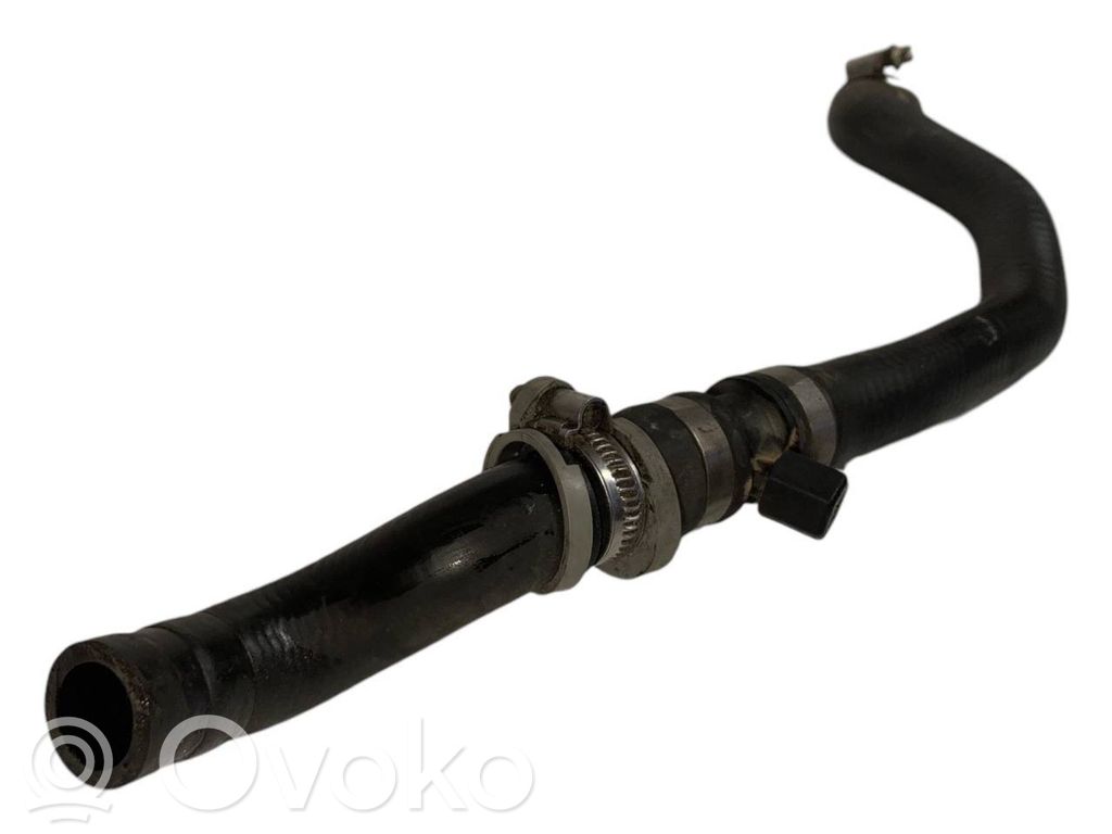 Caurulīte (-es) / šļūtene (-es)