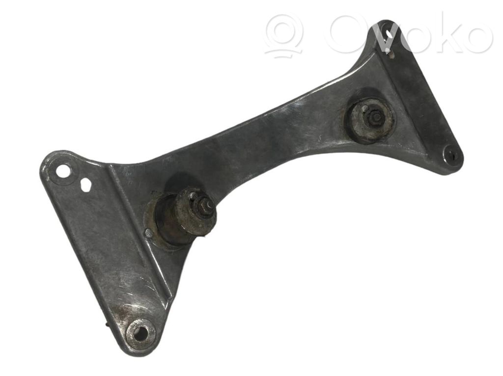 Pārnesumkārbas stiprinājuma kronšteins