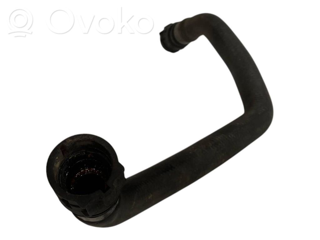 Caurulīte (-es) / šļūtene (-es)