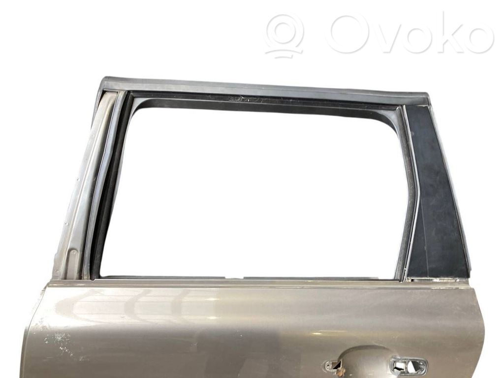 Aizmugurējās durvis