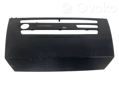 Radiouztvērēja / navigācija dekoratīvā apdare