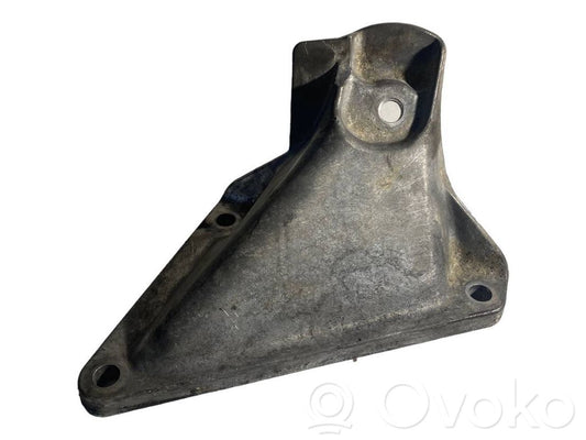 Engine mounting bracket