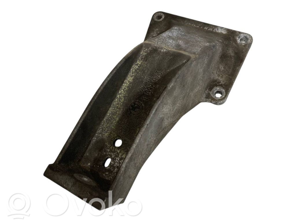 Кронштейн крепления двигателя