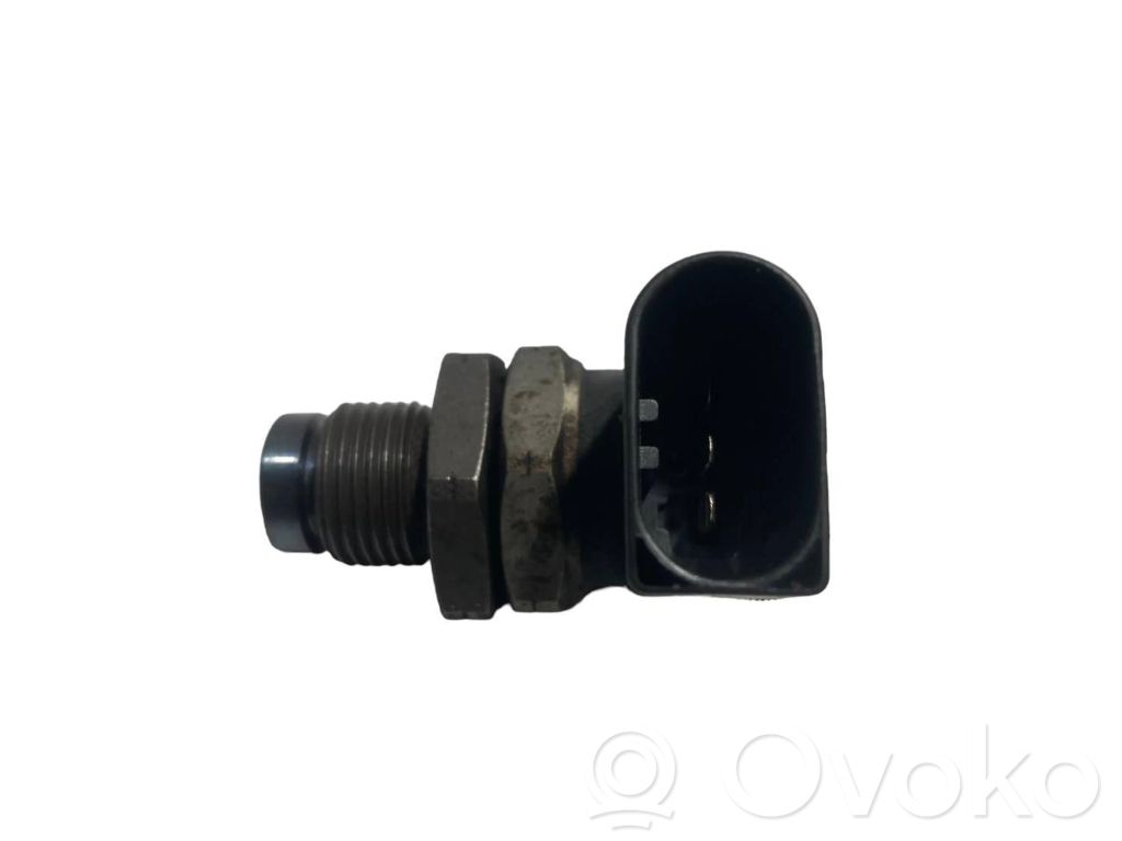 Манометр давления топлива