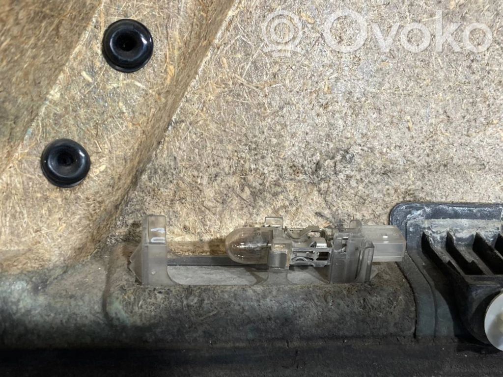 Priekšējo durvju apdare