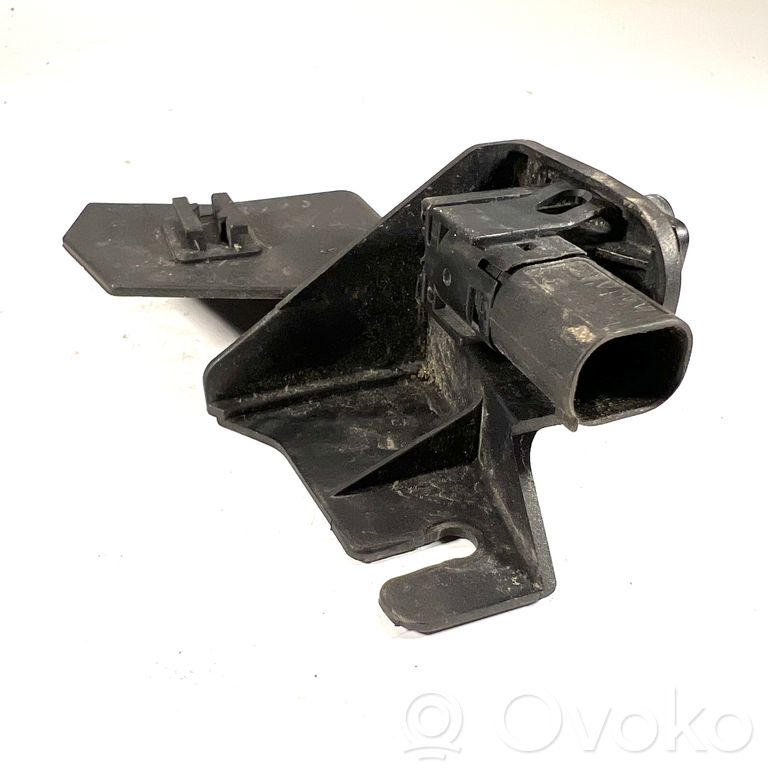 Positive wire connection assembly