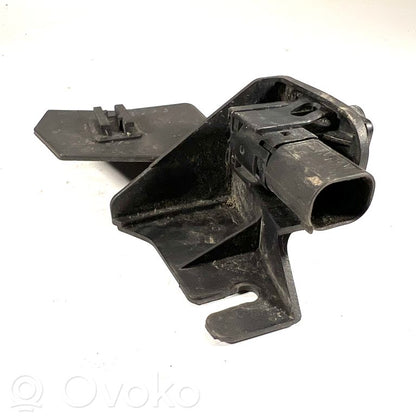Positive wire connection assembly