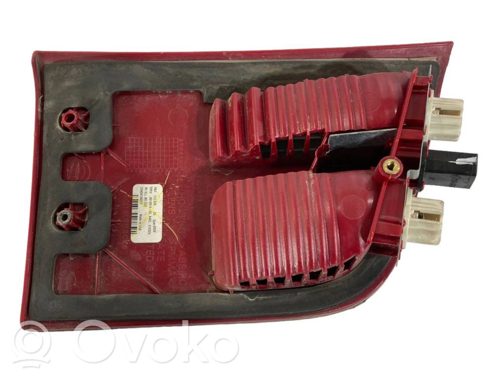 Aizmugurējais lukturis pārsegā