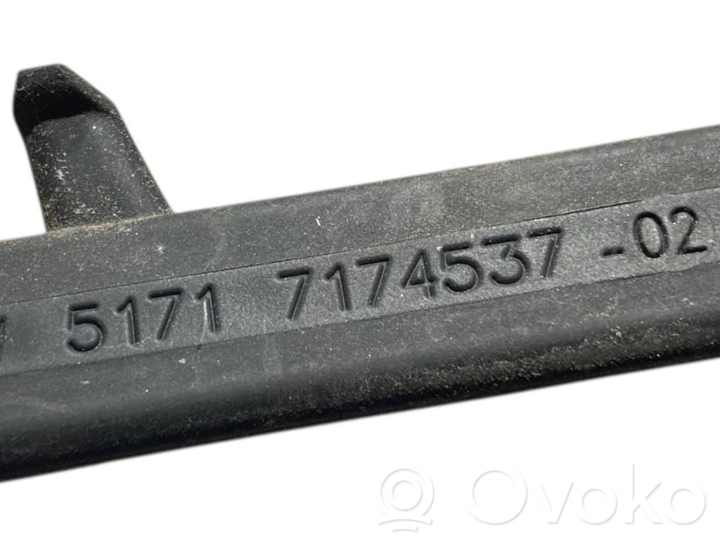 Bagāžnieka dekoratīvā apdare