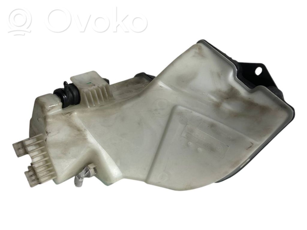 Logu šķidruma tvertne