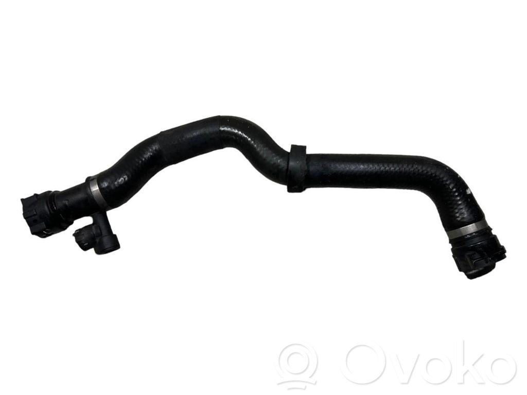 Caurulīte (-es) / šļūtene (-es)