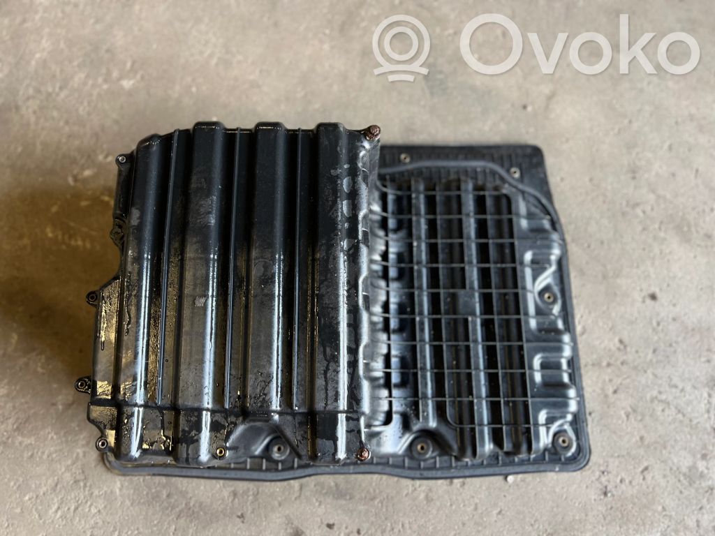 Trunk storage compartment