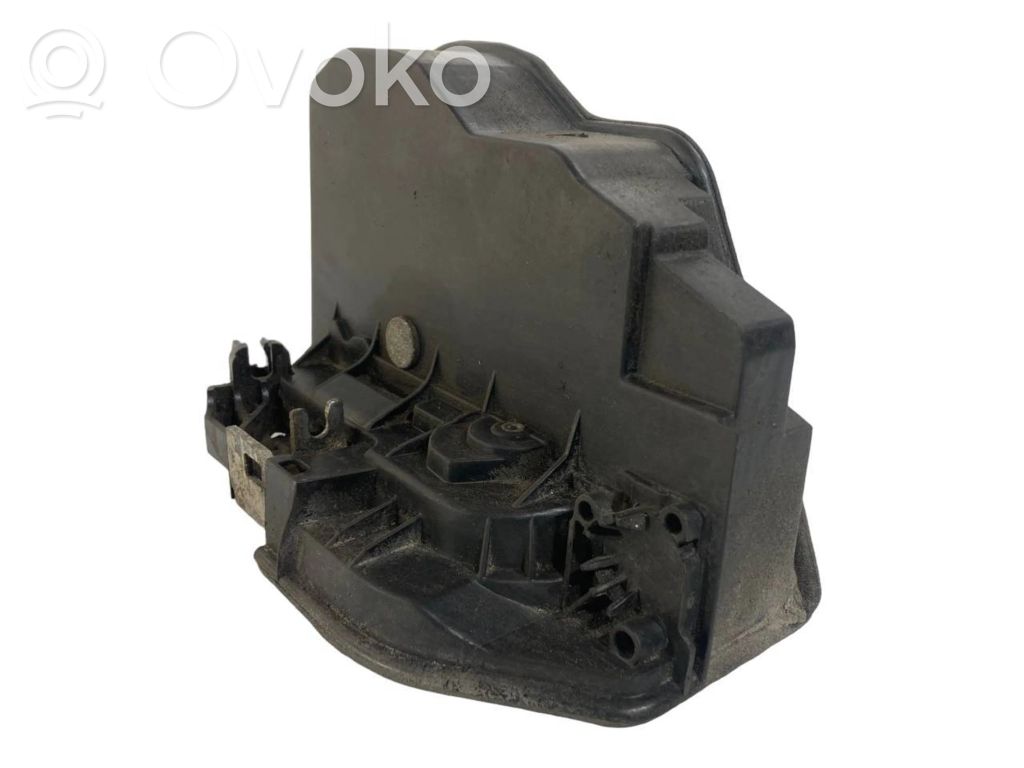 Замок сзади