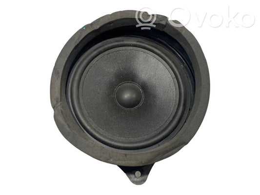 Динамик(и) в задней двери