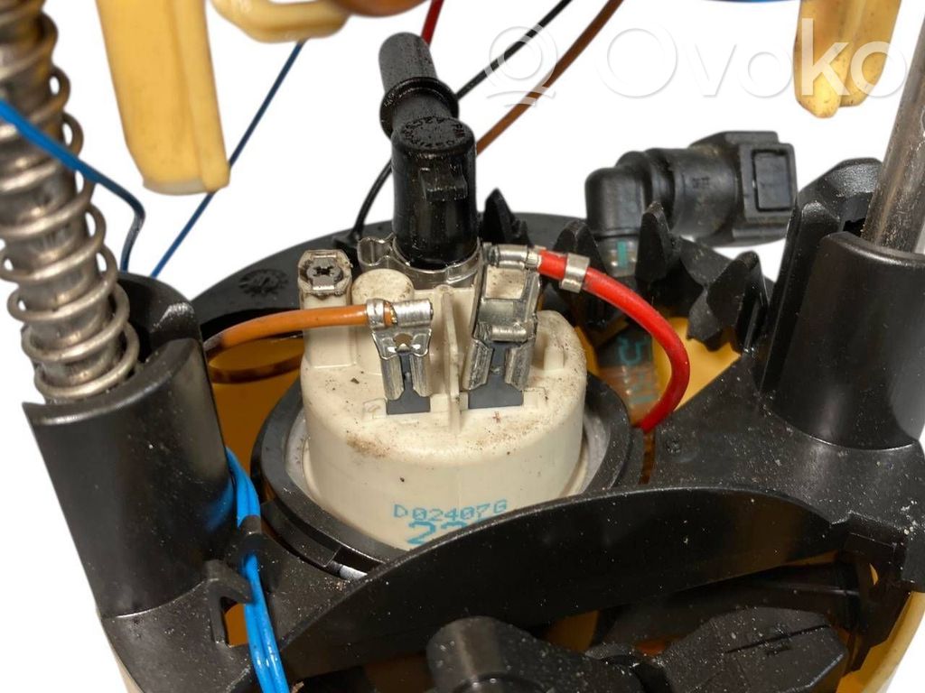 Топливный насос (в топливном баке)